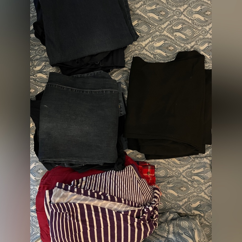 Maternity: 8 Shirts (L-XXL), 1 Jean short, 1 Jean capri, 2 slacks, & 2 jeans.